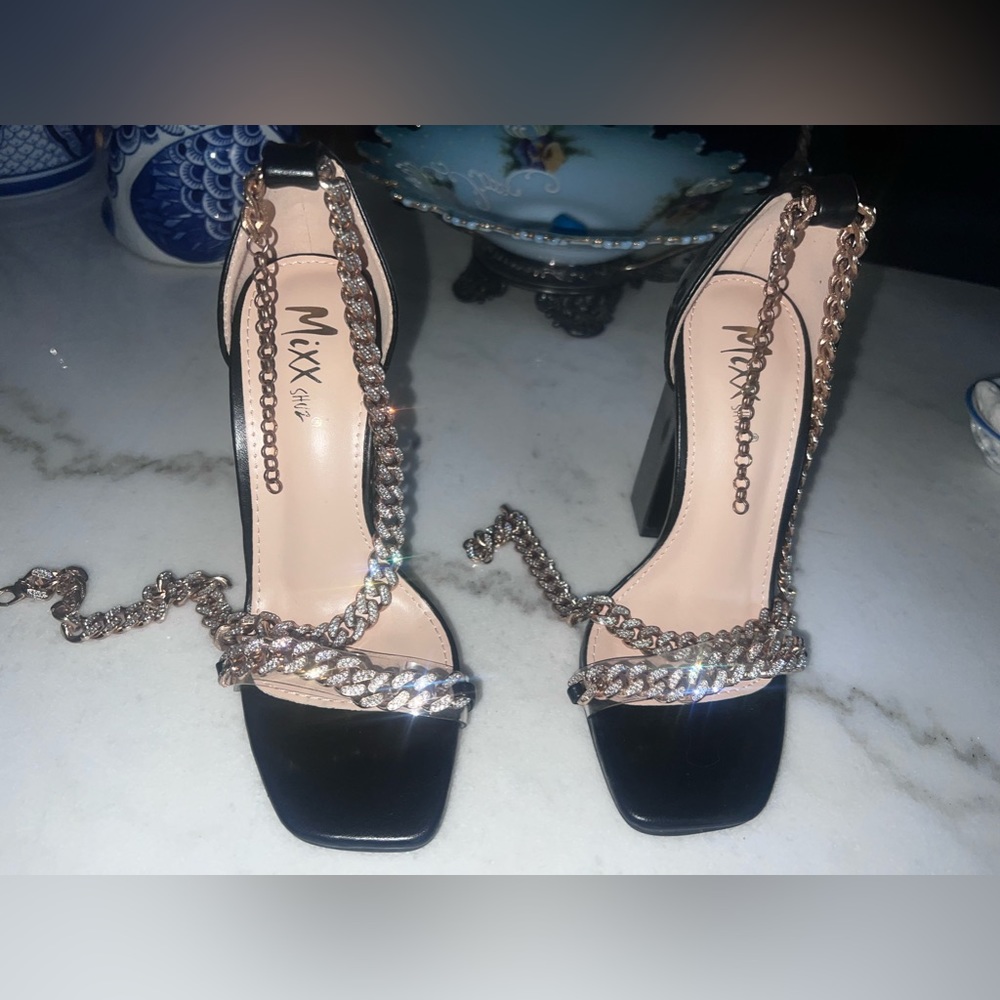 Mixx- miss Lola shoutique block heel